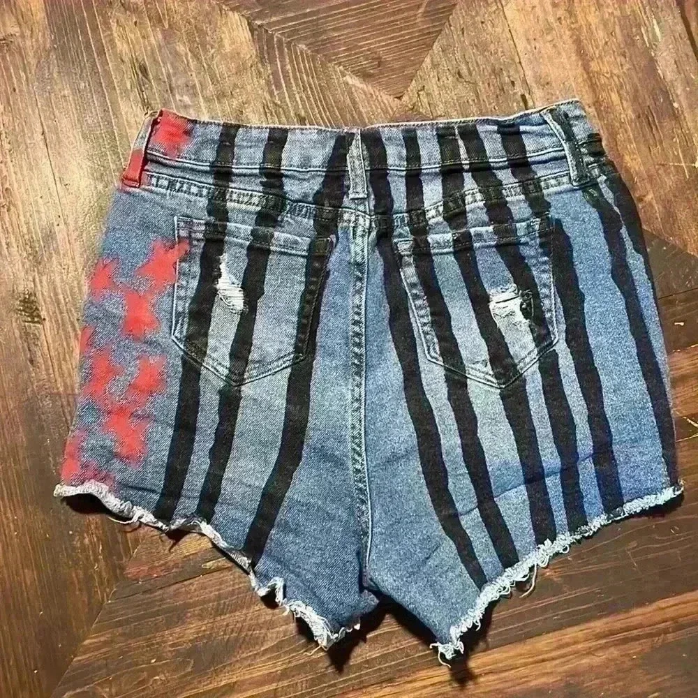Harley Quinn Shorts Suicide Squad Birds of Prey Size 1 Denim Jeans Stars Striped